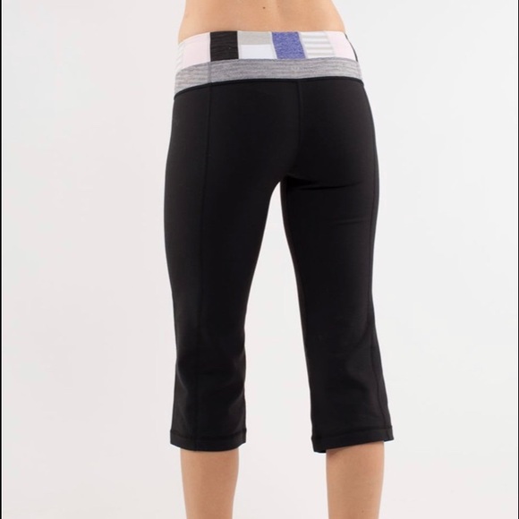 Lululemon Groove Crop - Picture 5 of 7